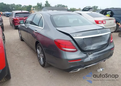 2017 Mercedes-Benz E 300 4Matic из США, поврежденный, VIN WDDZF4KB0HA191202